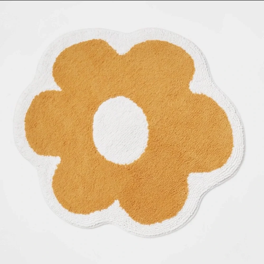 Pillowfort Flower Bath Rug